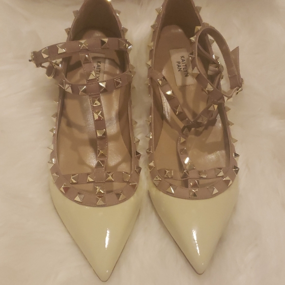 Kaitlyn Pan Shoes - 💋 Rockstud flats 💋